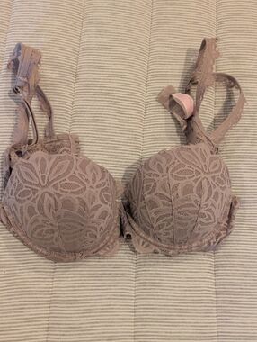 PINK Victoria's Secret Lace Underwire Bra in Mauve